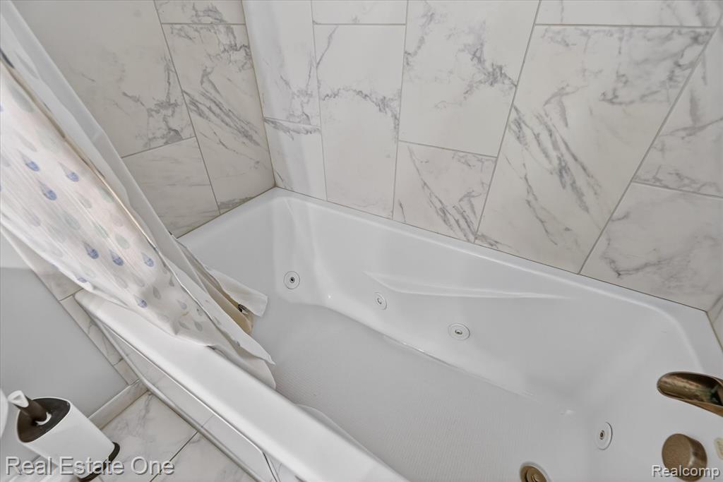 874 N Main Street, Milford, MI 48381 — Photo 24