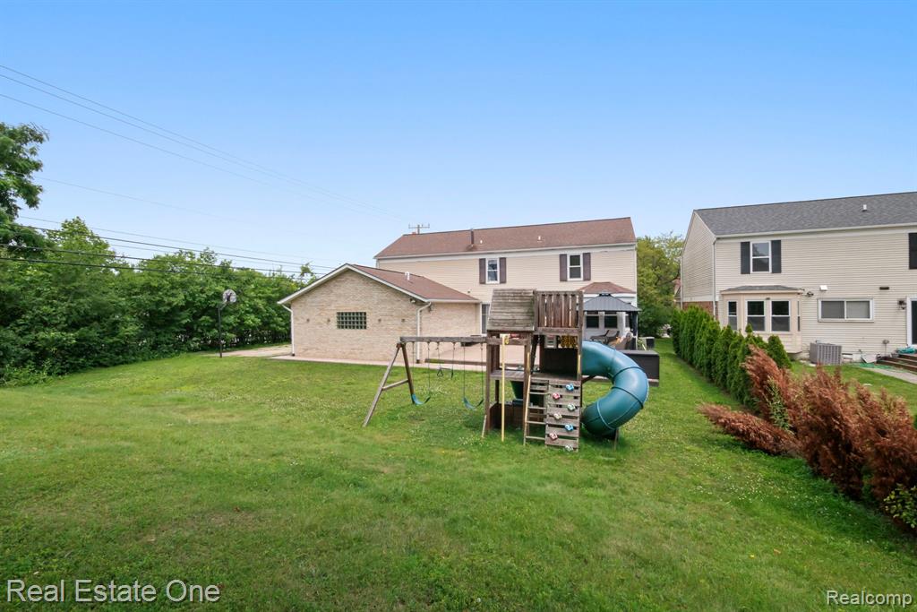 5510 Greenbriar Drive, West Bloomfield, MI — Photo 34