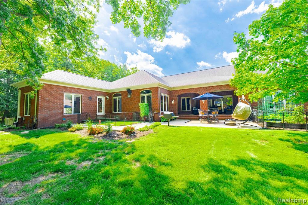 8454 Grays Drive, Grosse Ile, MI 48138 — Photo 47