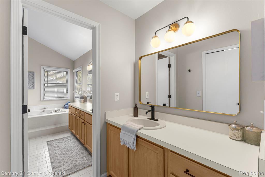 1424 Woodbridge Lane, Wixom, MI 48393 — Photo 47