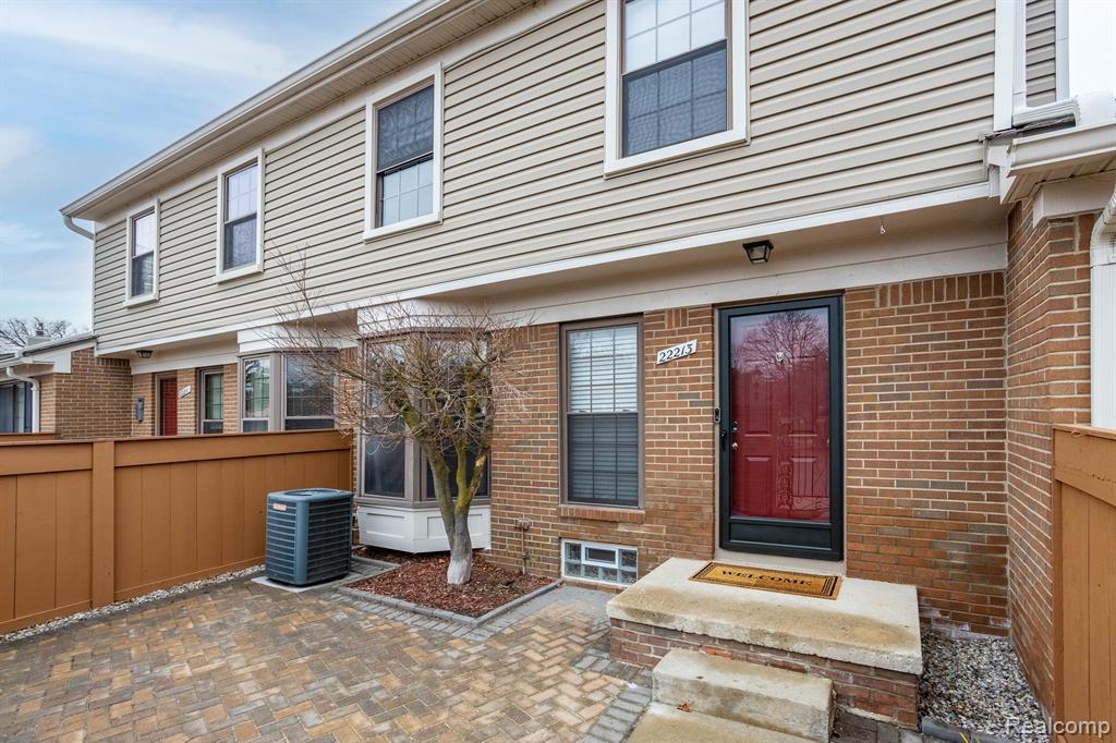 22213 PONDVIEW, 26, Novi, MI — Photo 21