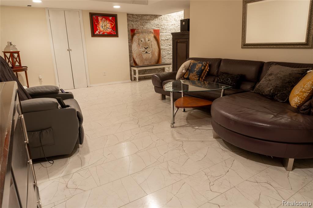 37839 Siena Drive, Farmington Hills, MI 48331 — Photo 47