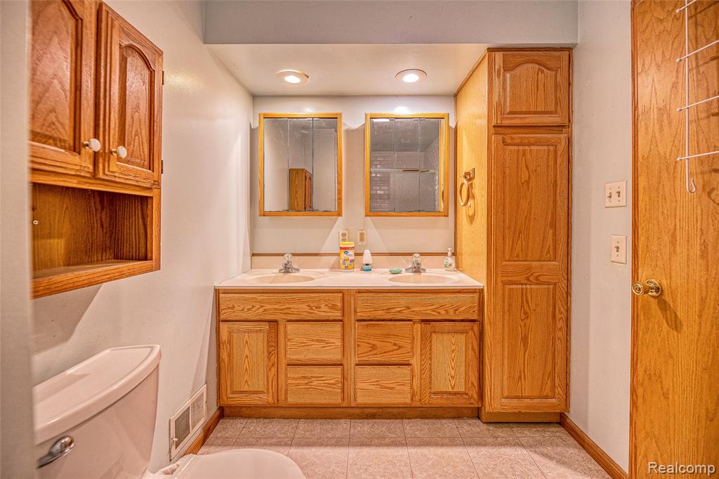 6855 Lyons Road, Imlay City, MI 48444 — Photo 28