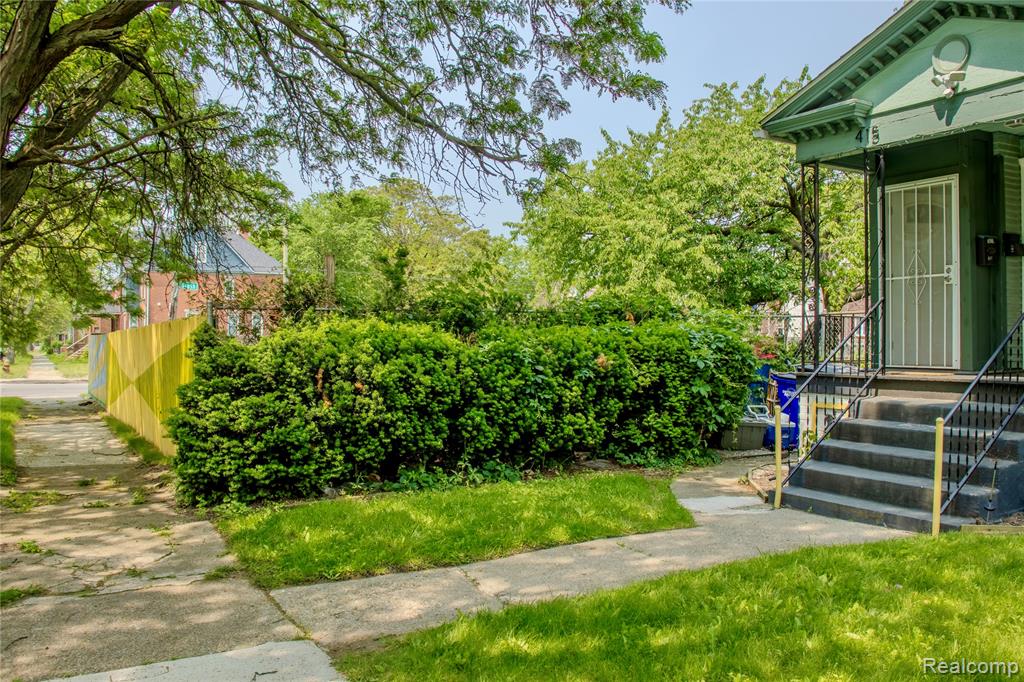 403 Mt Vernon Street, Detroit, MI 48202 — Photo 13