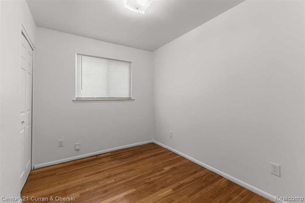 4994 Campbell Street, Dearborn Heights, MI 48125 — Photo 18