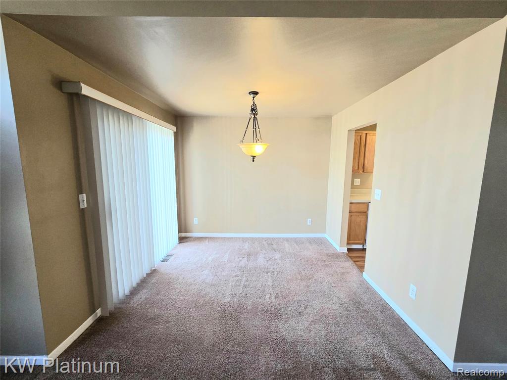 46225 CAVALIER Drive, Macomb, MI 48044 — Photo 5