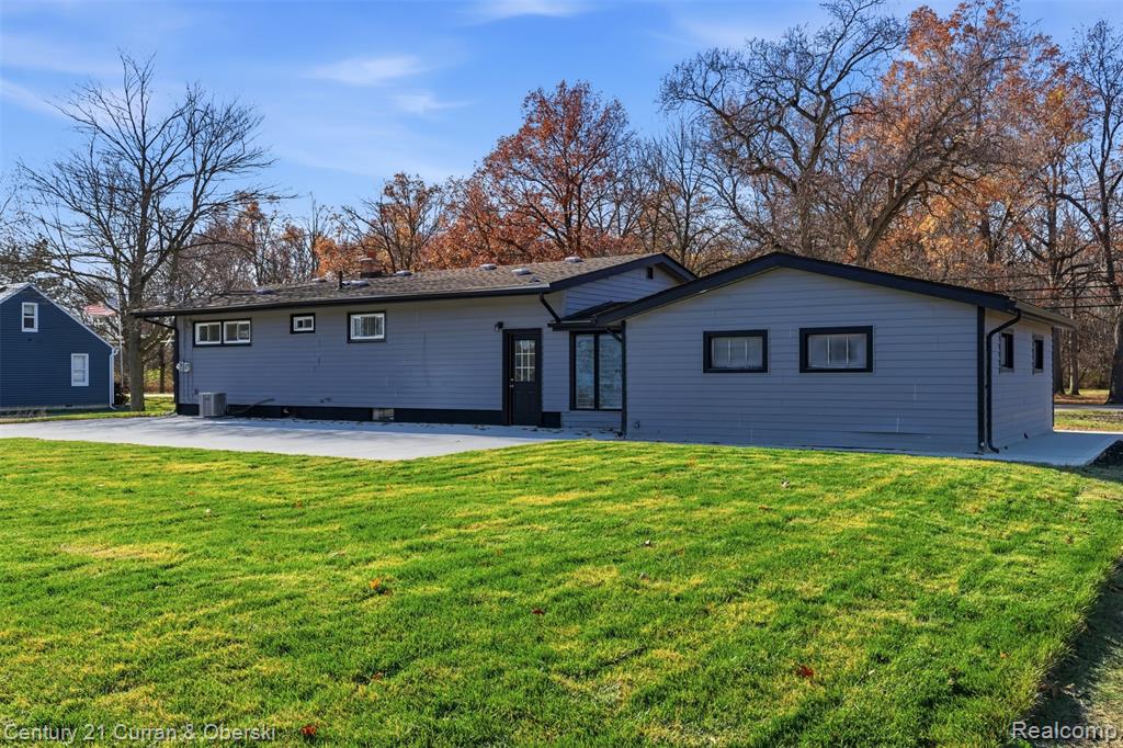 17901 Inkster Road, Brownstown, MI 48174 — Photo 35