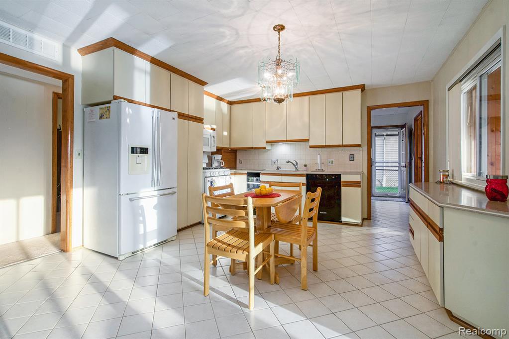 11109 Wynns Road, Pinckney, MI 48169 — Photo 12