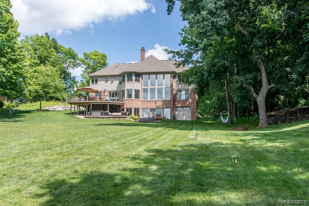 3166 W Beach Lake Drive, Milford, MI, 48380