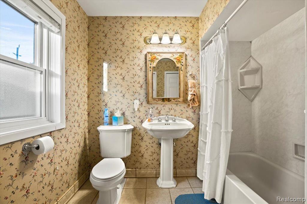 3979 LOTUS Drive, Waterford, MI 48329 — Photo 50
