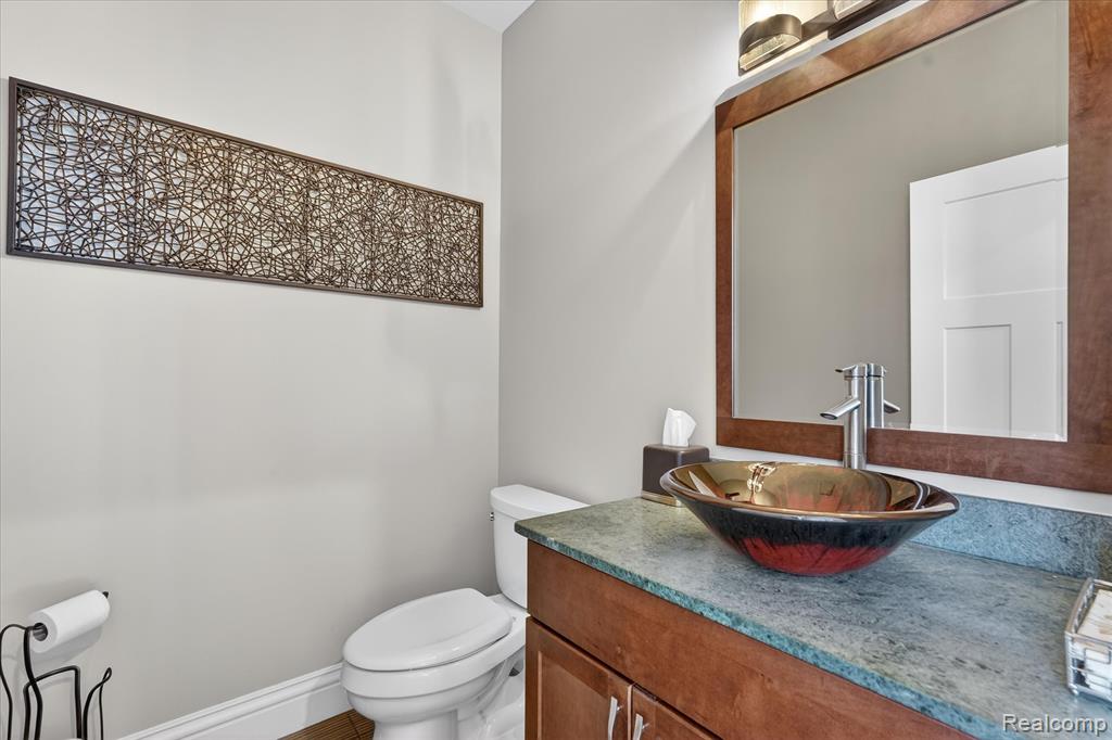 7247 Ardsley Lane, Clarkston, MI 48348 — Photo 21