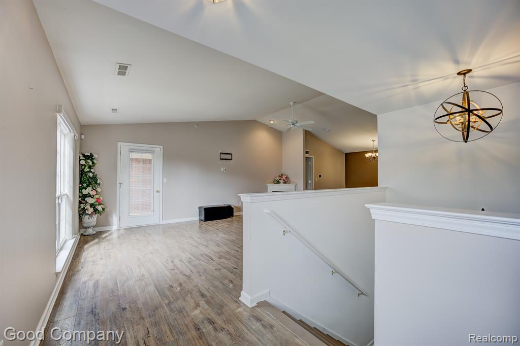 29567 NOTTINGHAM Circle, Livonia, MI 48152 — Photo 3