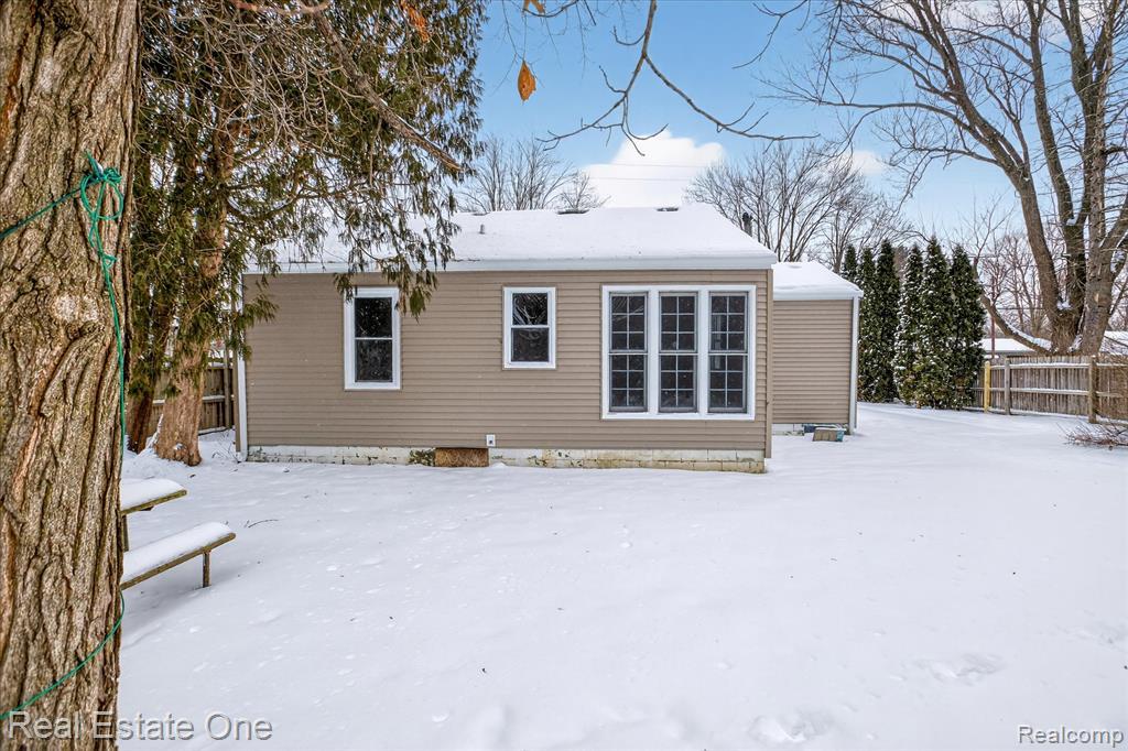 3267 Mills Acres Street, Flint, MI 48506 — Photo 32