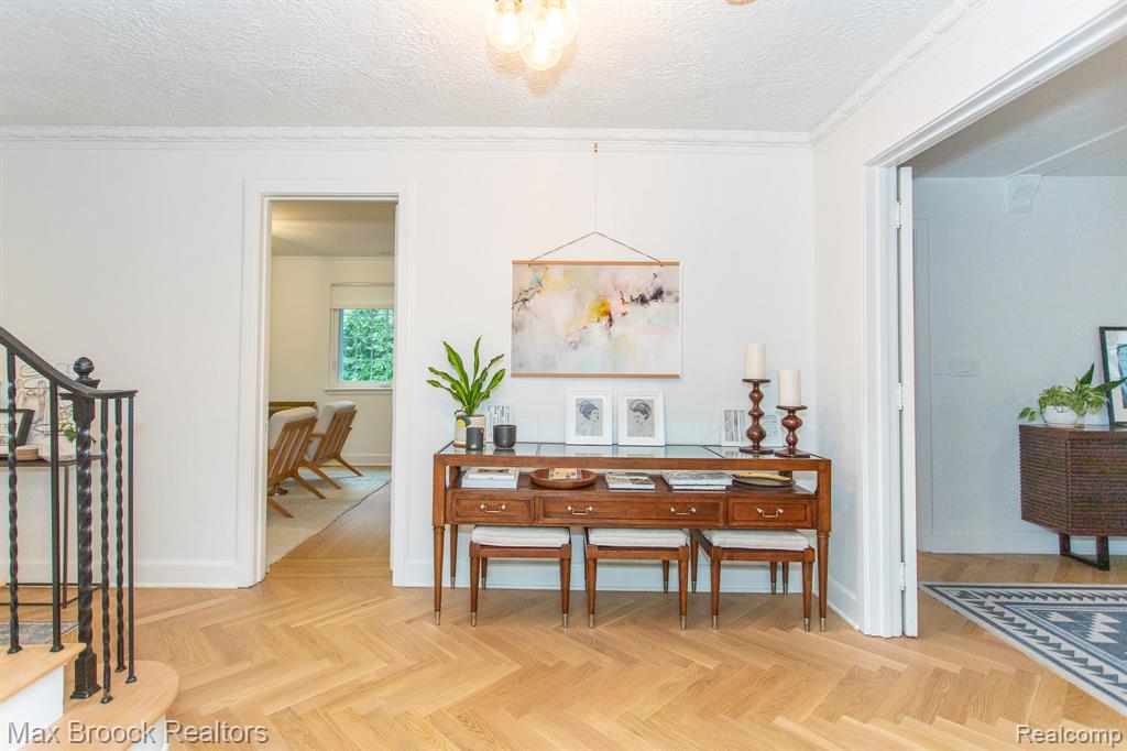 26008 Pembroke Road, Huntington Woods, MI — Photo 12