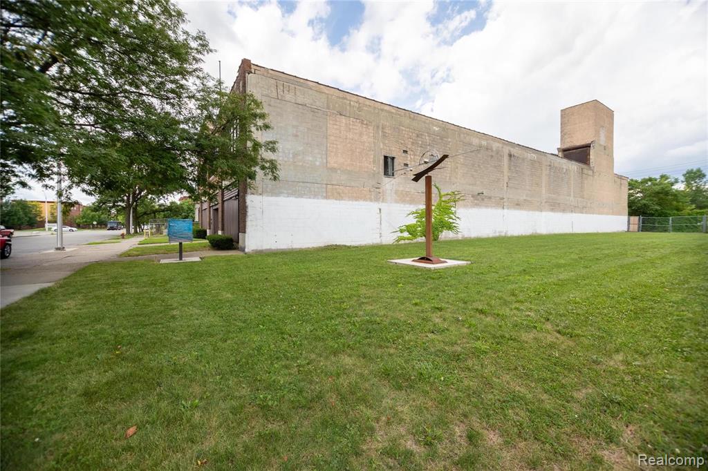 470 BRAINARD Street, Detroit, MI 48201 — Photo 49
