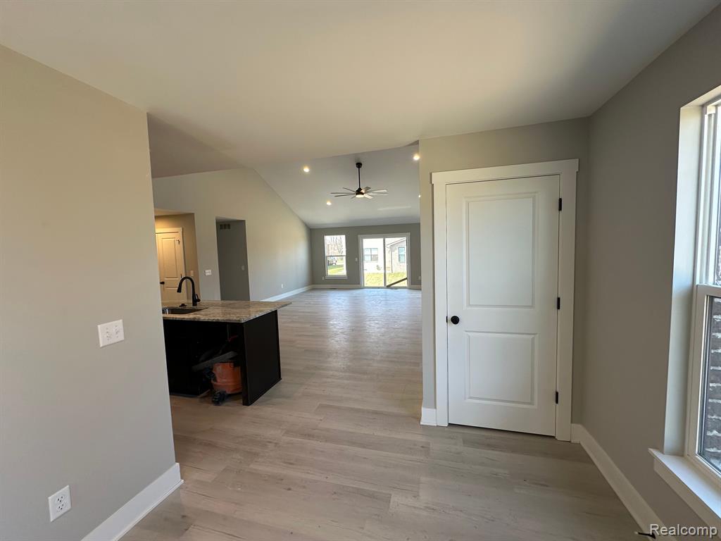 4602 ORVILLE Drive, Trenton, MI 48183 — Photo 4