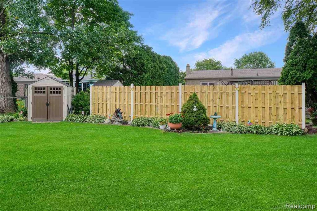 15794 Nader Court, Clinton Twp, MI 48038 — Photo 37