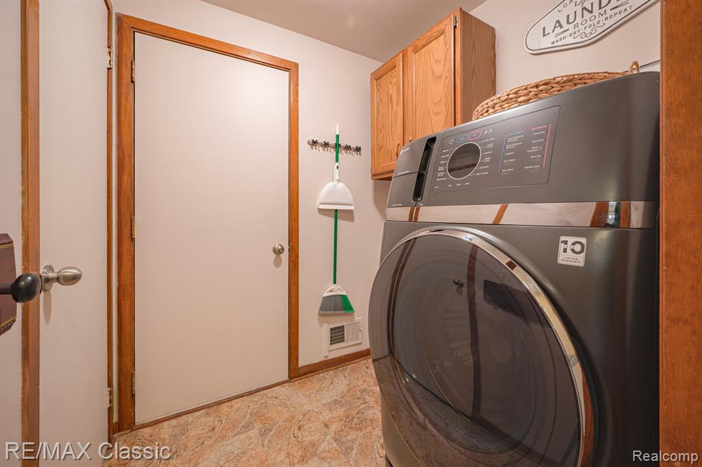 25884 BUCKMINSTER Drive, Novi, MI — Photo 12