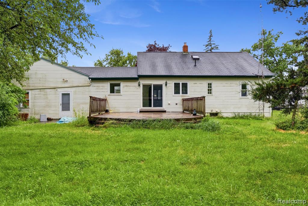 5121 Lippincott Boulevard, Burton, MI 48519 — Photo 28