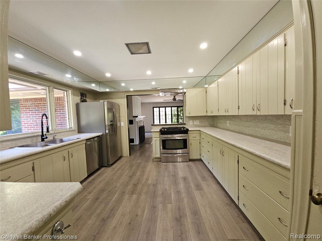58540 Grand River Avenue, New Hudson, MI 48165 — Photo 35