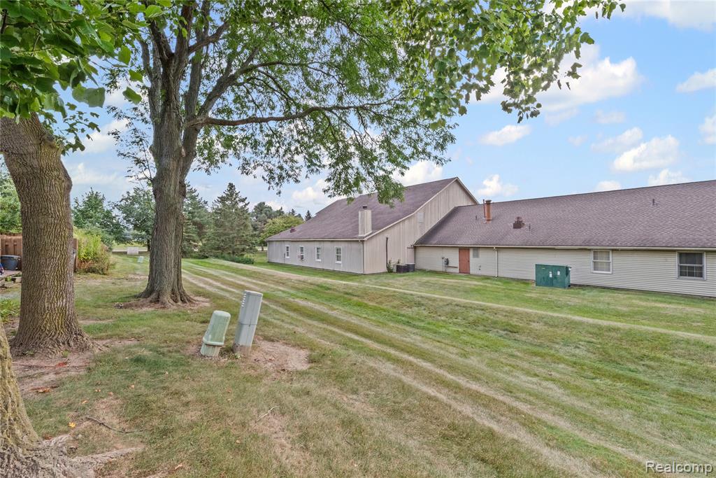 1823 Brentwood Drive, Troy, MI 48098 — Photo 32