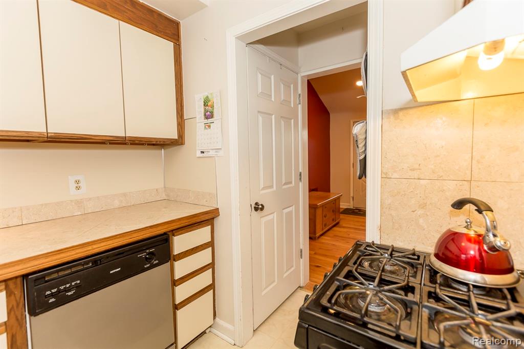 2829 Pittsfield Boulevard, Ann Arbor, MI 48104 — Photo 10