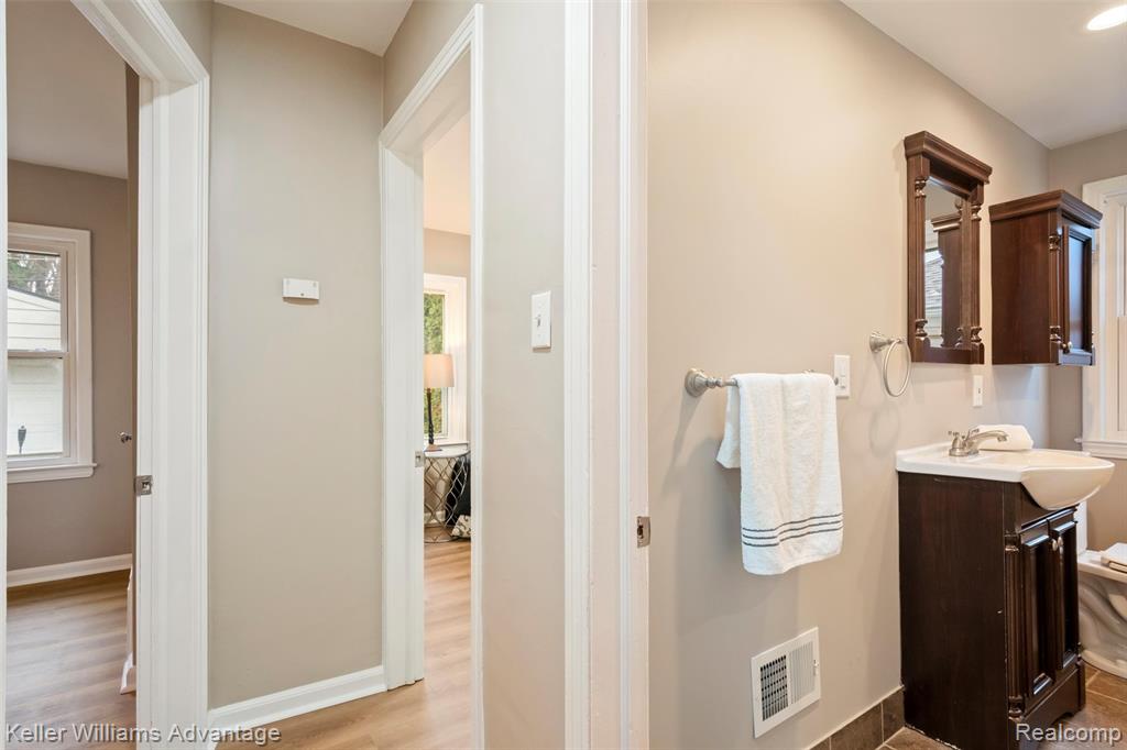 1045 Detroit Avenue, Lincoln Park, MI 48146 — Photo 12
