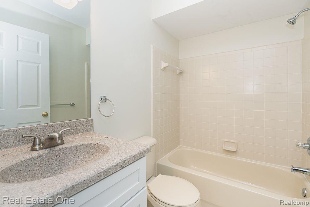 48719 SUNDANCE, Shelby Twp, MI 48315 — Photo 12