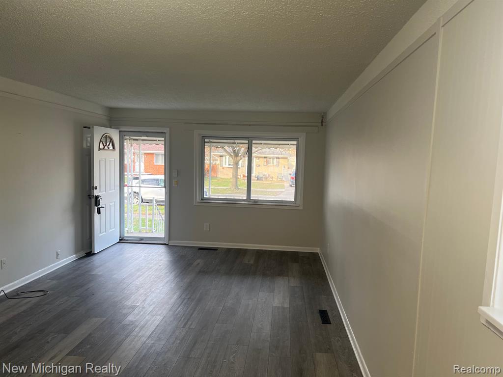 4413 CULVER Street, Dearborn Heights, MI 48125 — Photo 9