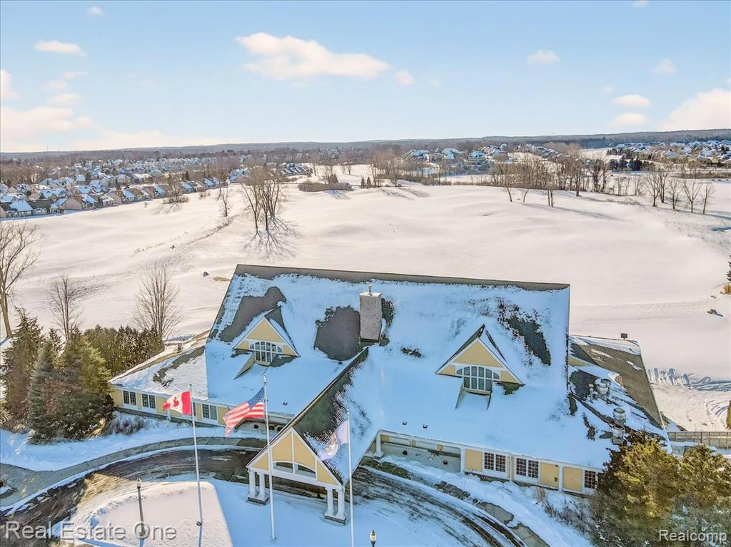 460 Golf Villa Drive, 9, Oxford, MI 48371 — Photo 32