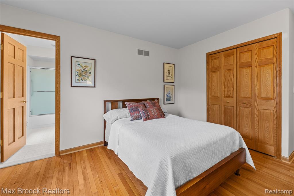 6452 Aspen Ridge Boulevard, West Bloomfield, MI — Photo 19