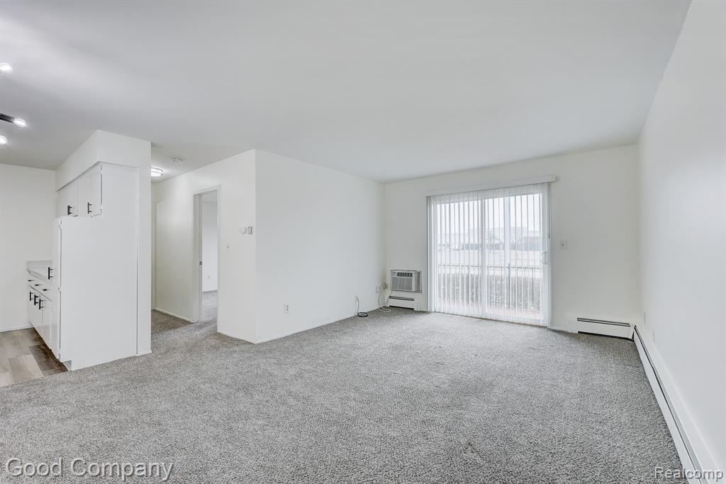 32075 Beaconsfield Street, 29, Roseville, MI 48066 — Photo 5