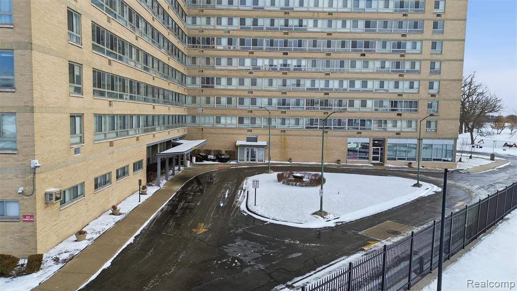 8900 E Jefferson Avenue, 603, Detroit, MI 48214 — Photo 3