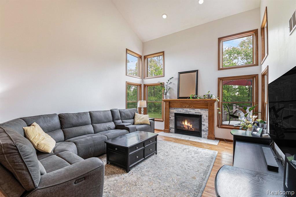 4024 AUSTIN Court, Lapeer, MI 48446 — Photo 2
