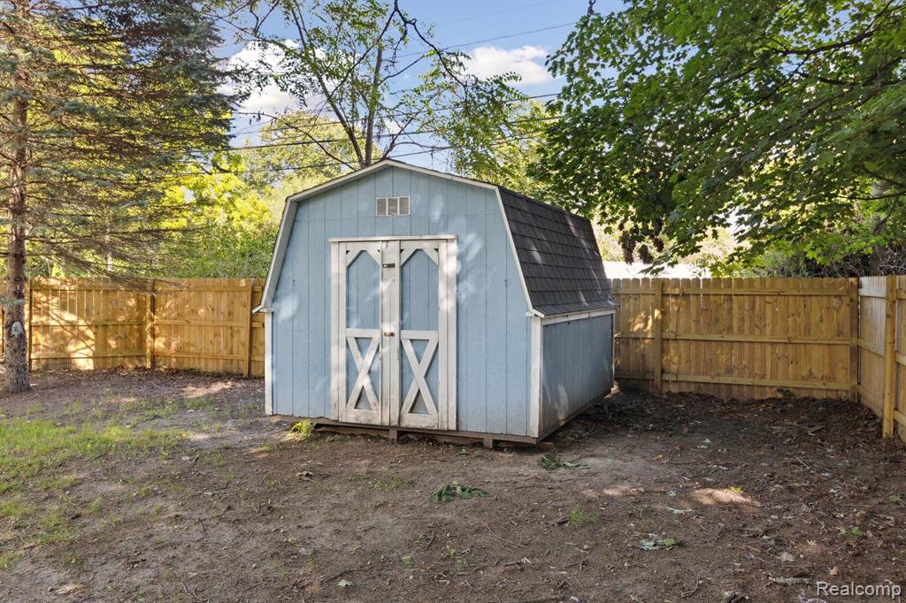 801 JACKSON Street, Eaton Rapids, MI 48827 — Photo 20