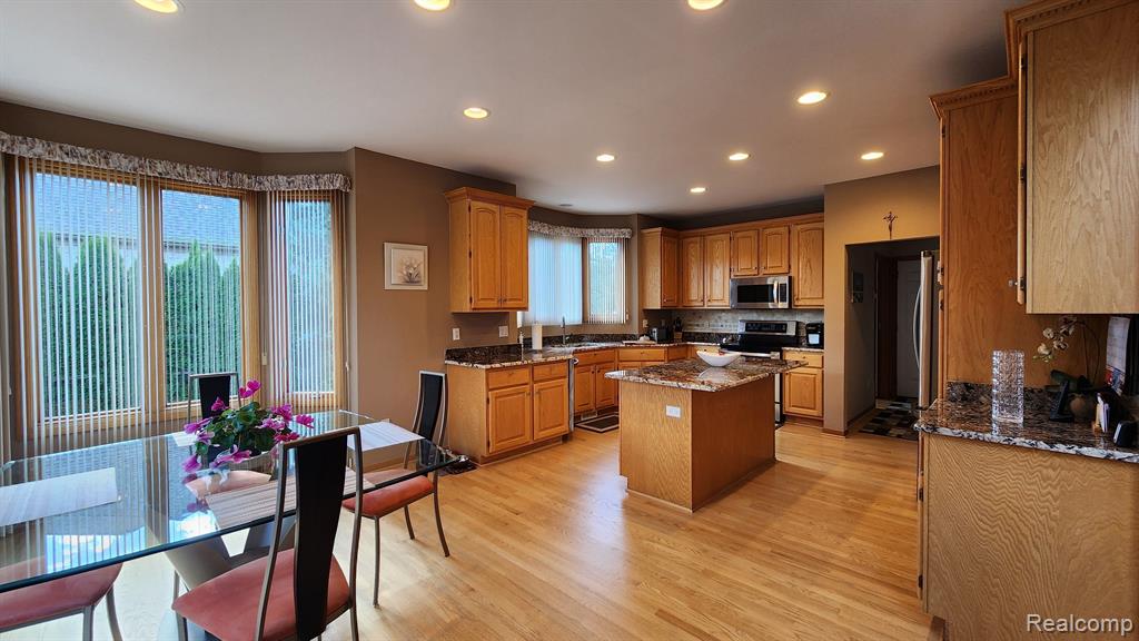 49828 SHELBY CREEK Drive, Shelby Twp, MI 48317 — Photo 18
