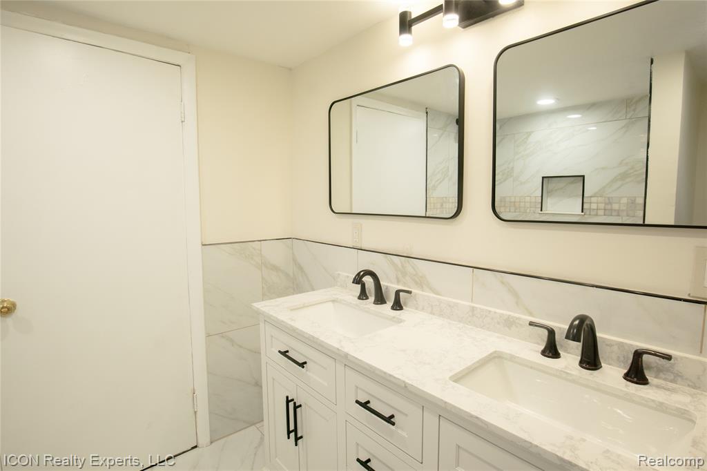 6838 Braun, Center Line, MI 48015 — Photo 18