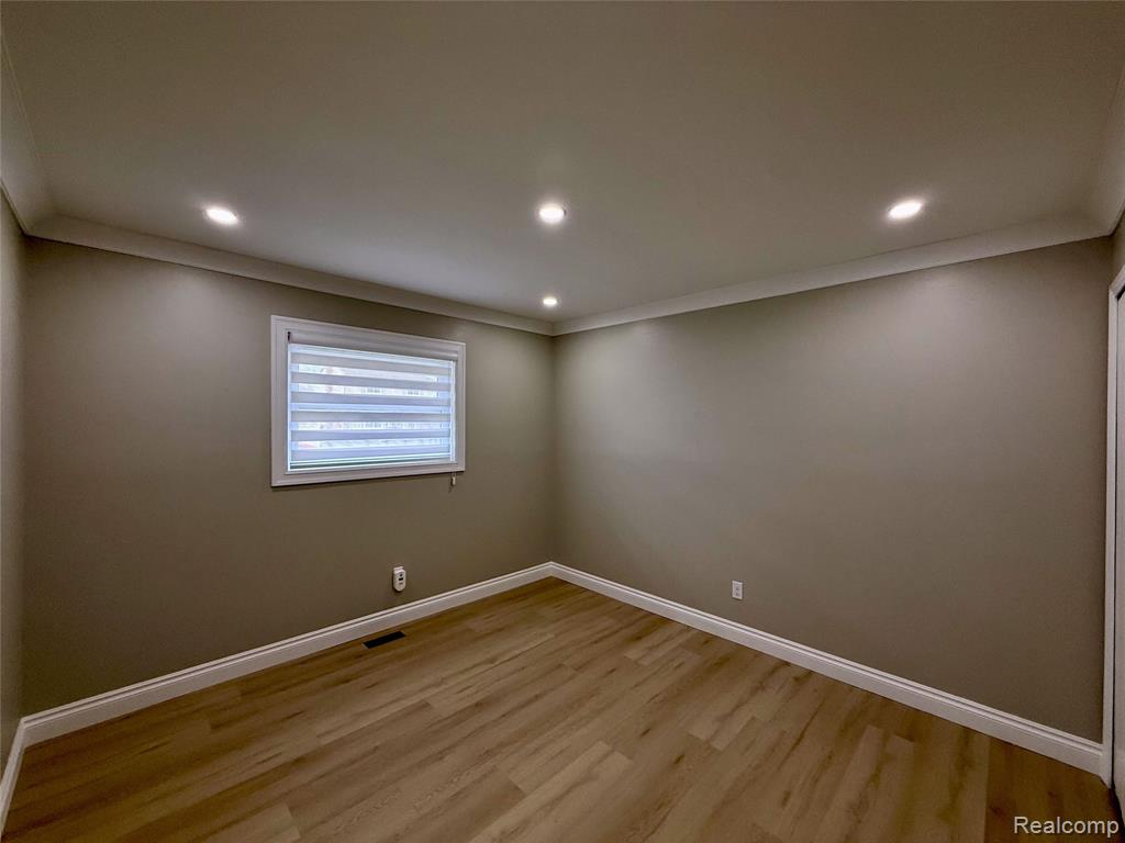 18144 N Oak Drive, Clinton Twp, MI 48038 — Photo 17