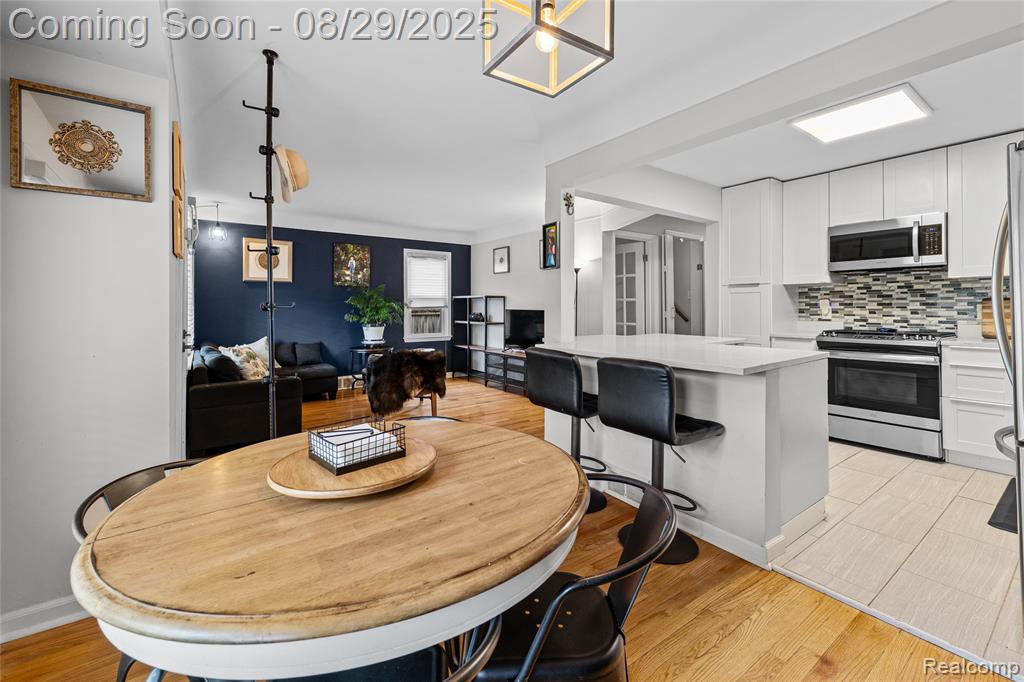 712 S Minerva Avenue, Royal Oak, MI 48067 — Photo 8