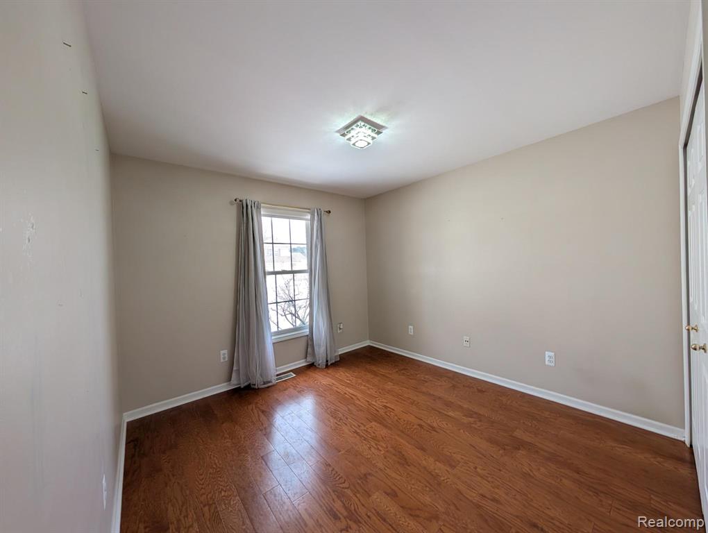 4090 Grand Oaks Trail, Burton, MI 48519 — Photo 13