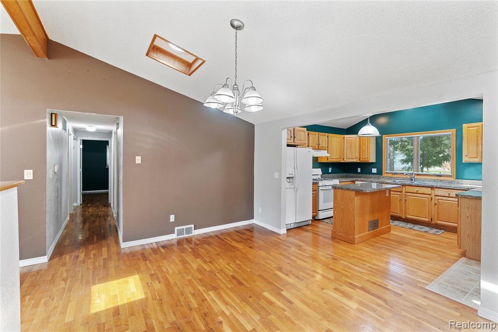 6411 Brookview Drive, Grand Blanc, MI 48439 — Photo 17