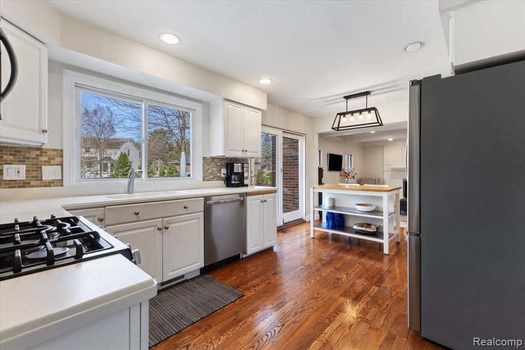 42508 RAVINA Court, Northville, MI 48168 — Photo 15