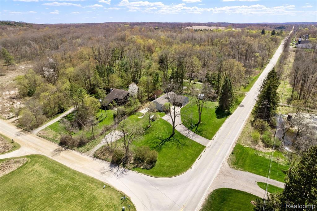 9248 HARTLAND Road, Fenton, MI 48430 — Photo 33