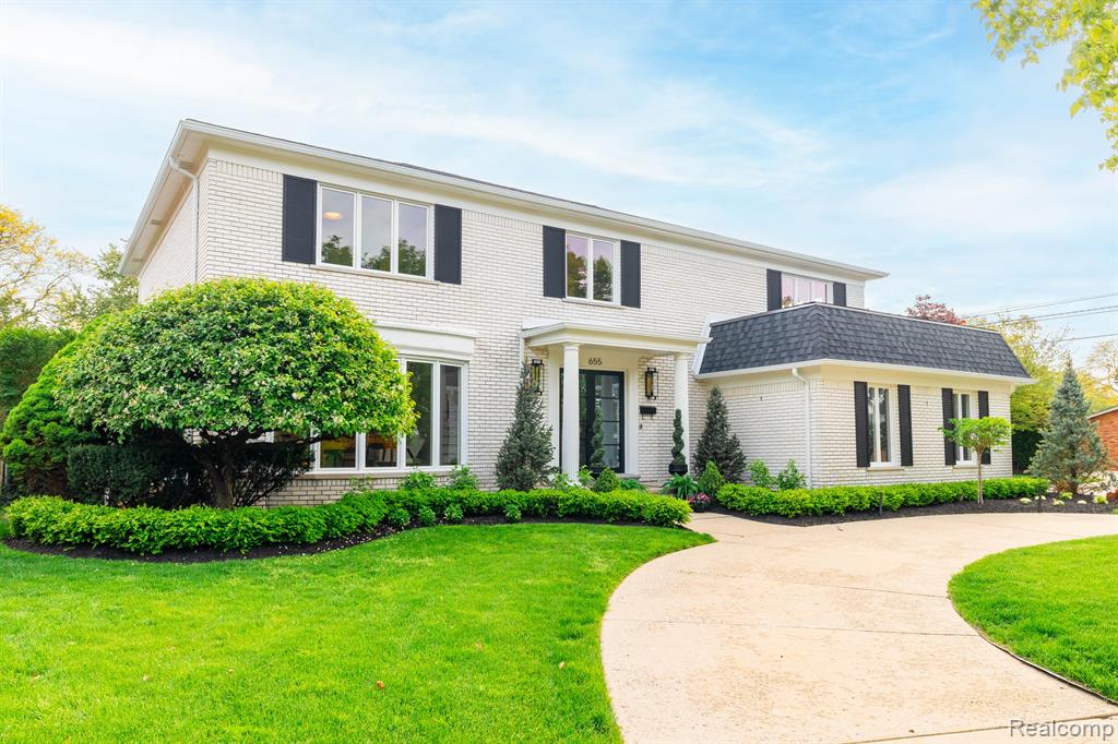 655 CANTERBURY Road, Grosse Pointe Woods, MI 48236 — Photo 3