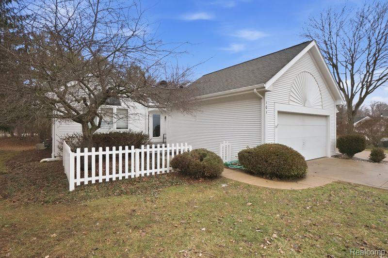 101 Quiet Creek Circle, Chelsea, MI 48118 — Photo 3