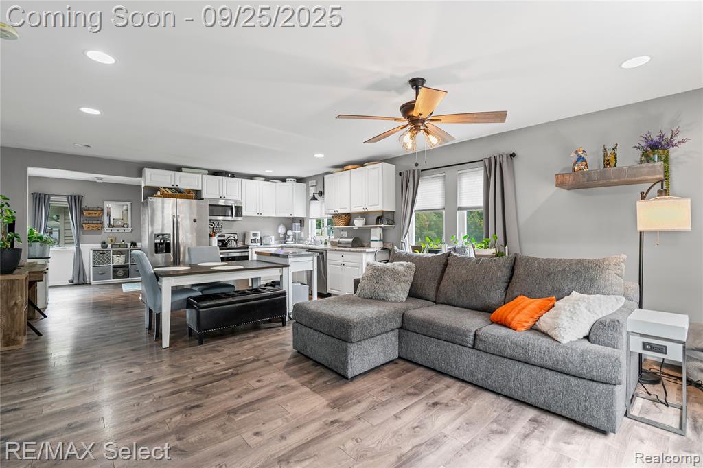 6237 E Atherton Road, Burton, MI 48519 — Photo 10