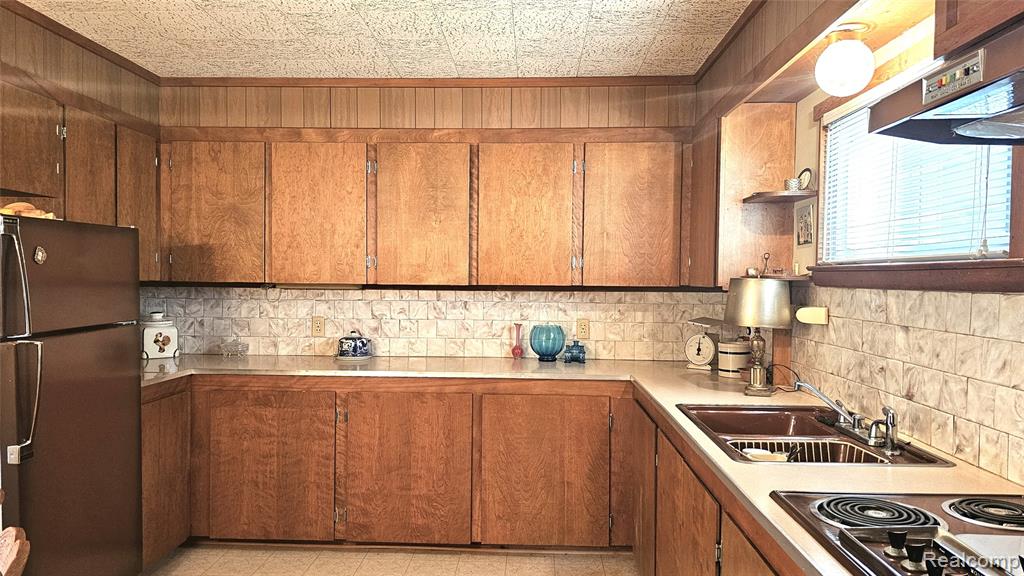 10040 Stinchfield Woods Road, Pinckney, MI 48169 — Photo 9
