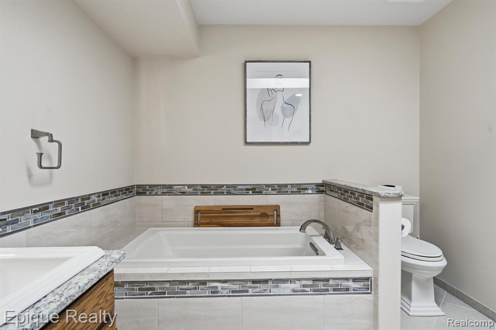6607 Ridgeview Drive, Clarkston, MI — Photo 23