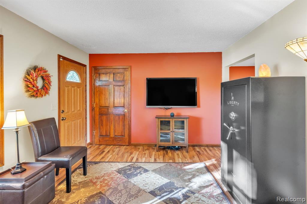 11056 N Irish Road, Otisville, MI 48463 — Photo 11