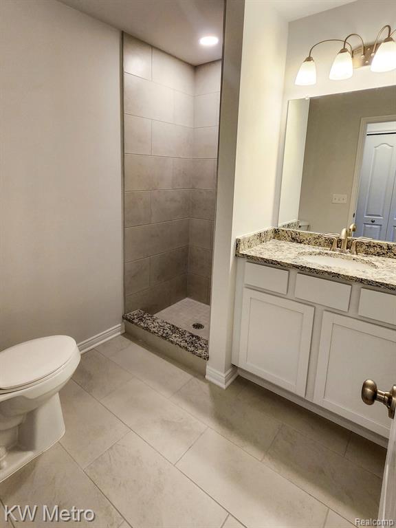 205 Whispering Pines Drive, 11, Fenton, MI 48430 — Photo 12